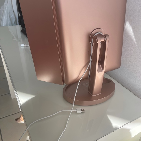 Rose Gold vanity mirror with light - Picture 2 of 4